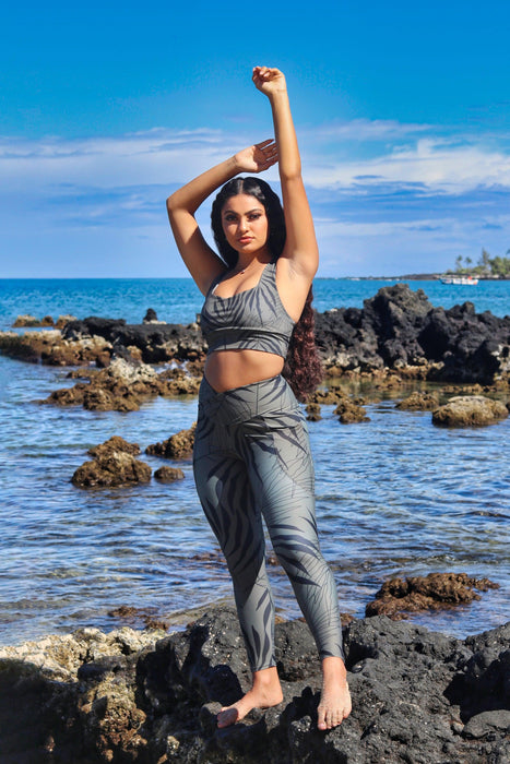 'Ōkupu Crossover Pocket Leggings