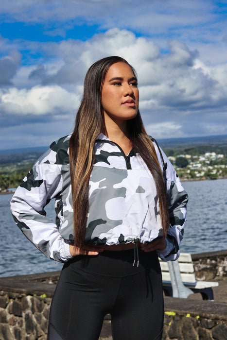 Ka'ala Gray Camo Women’s cropped windbreaker