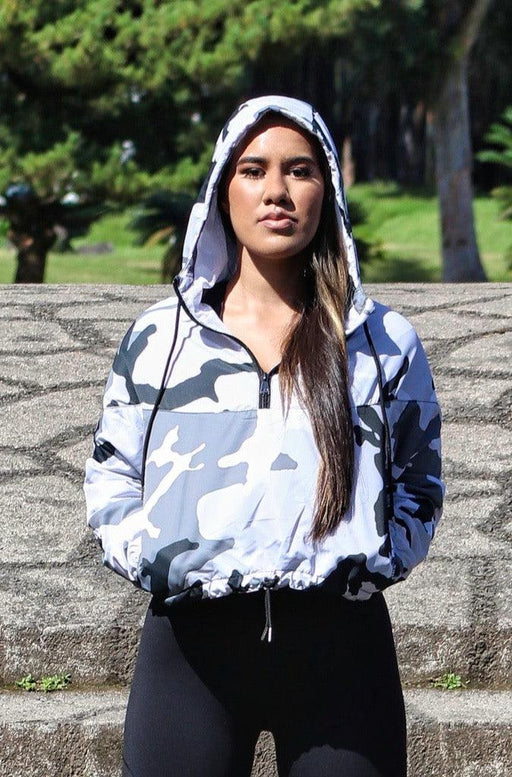 Ka'ala Gray Camo Women’s cropped windbreaker